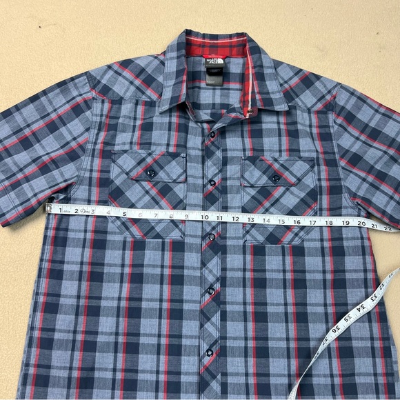 THE NORTH FACE Shirt Mens Medium Red Blue Plaid Short Sleeve Snap Front Hiking - Picture 4 of 9